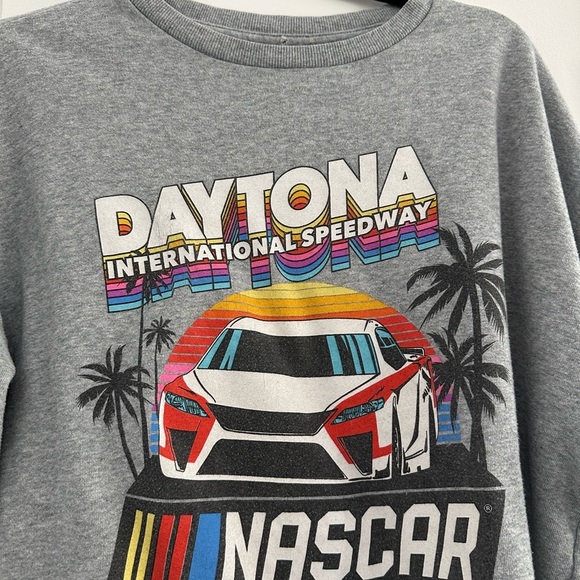 Daytona Nascar Gray Sweater - Picture 2 of 4